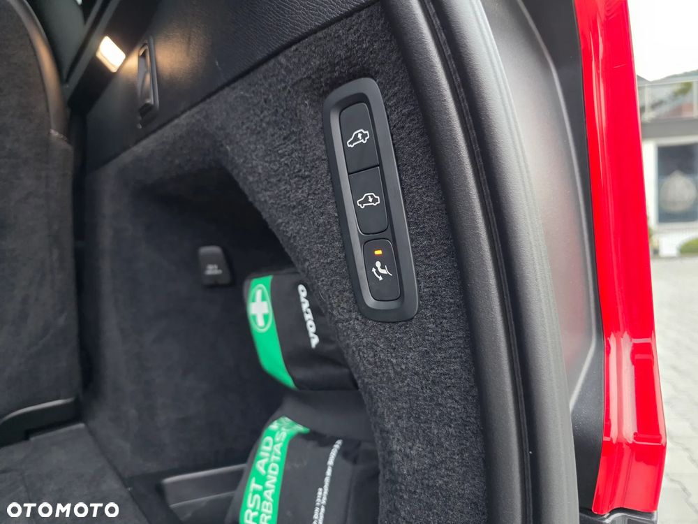 Volvo XC 90 AWD T8 Twin Engine Geartronic RDesign - 23