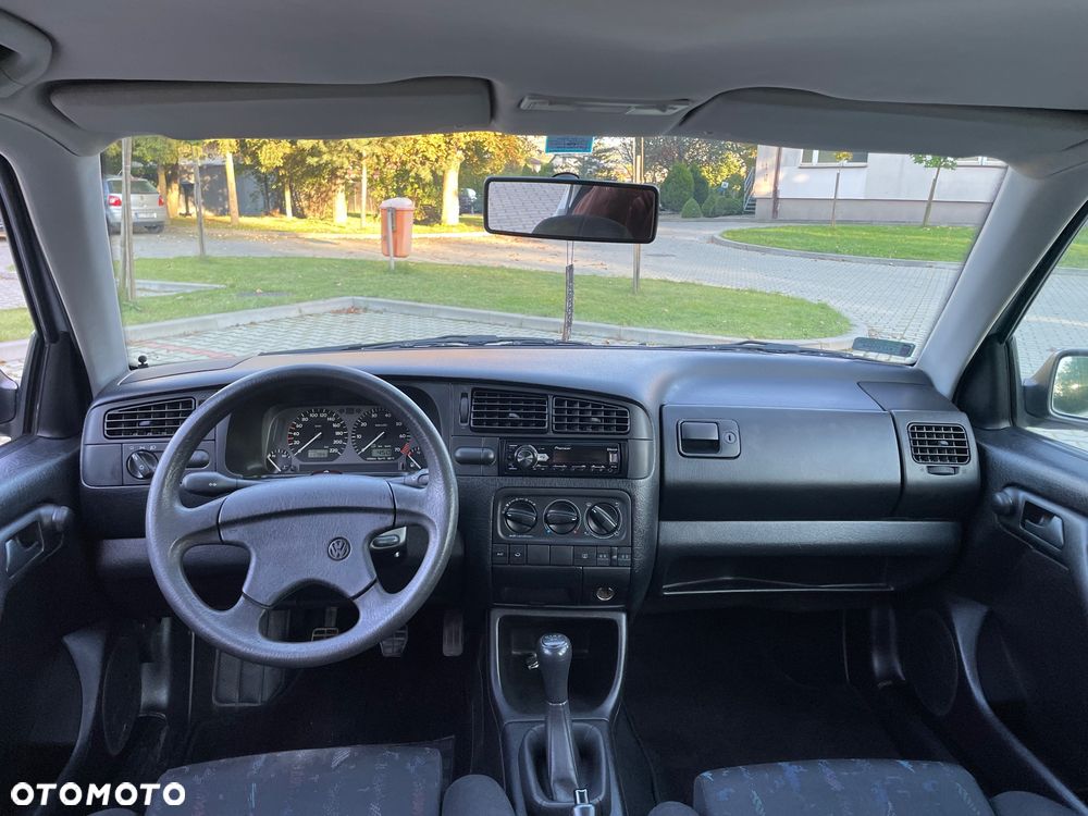 Volkswagen Golf - 10