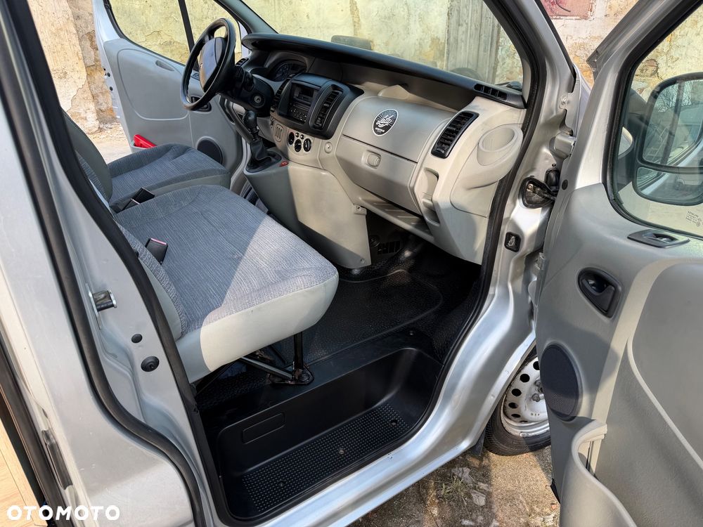 Renault Trafic - 12
