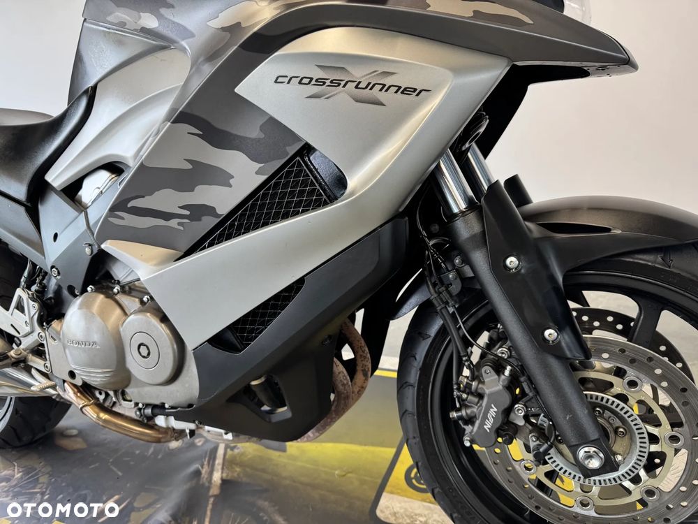 Honda VFR - 9