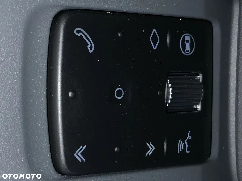 Land Rover Defender 110 D200 X-Dynamic SE - 15