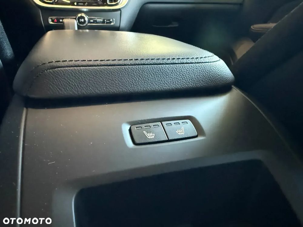 Volvo V60 B4 D Core - 25