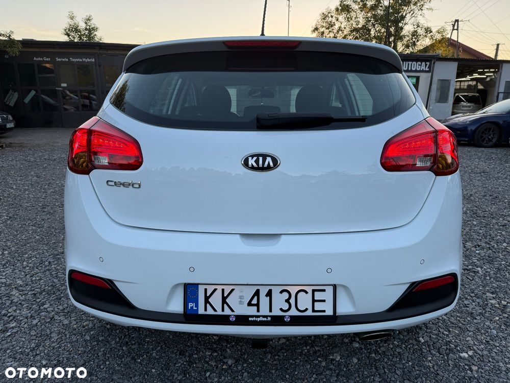 Kia Ceed 1.6 GDI L - 6