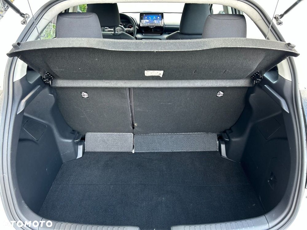 Toyota Yaris 1.5 Comfort - 24