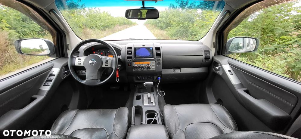 Nissan Navara 2.5 D Platinum - 14