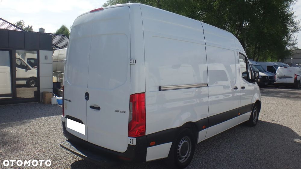 Mercedes-Benz Sprinter - 6