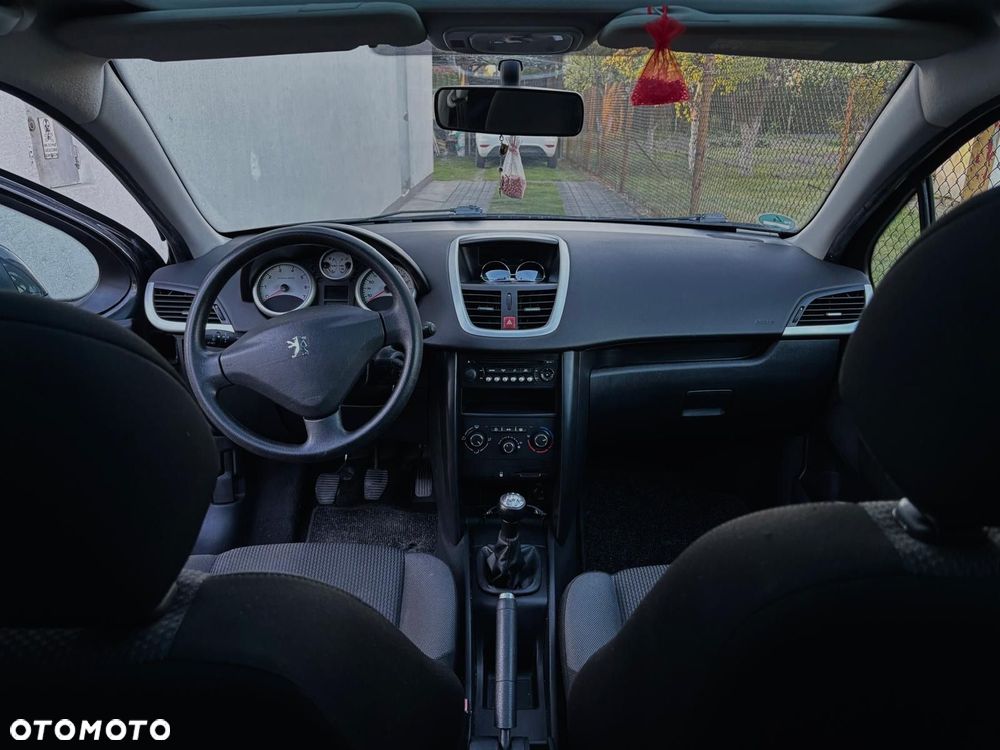 Peugeot 207 1.4 16V Trendy - 6