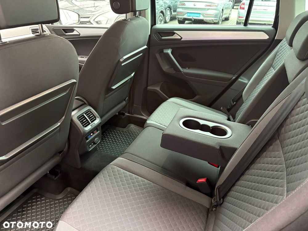 Volkswagen Tiguan - 14