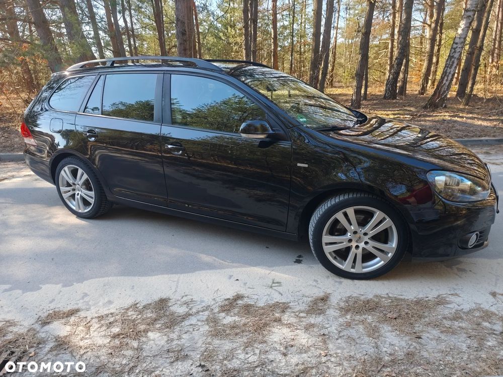 Volkswagen Golf 2.0 TDI DPF MATCH - 14