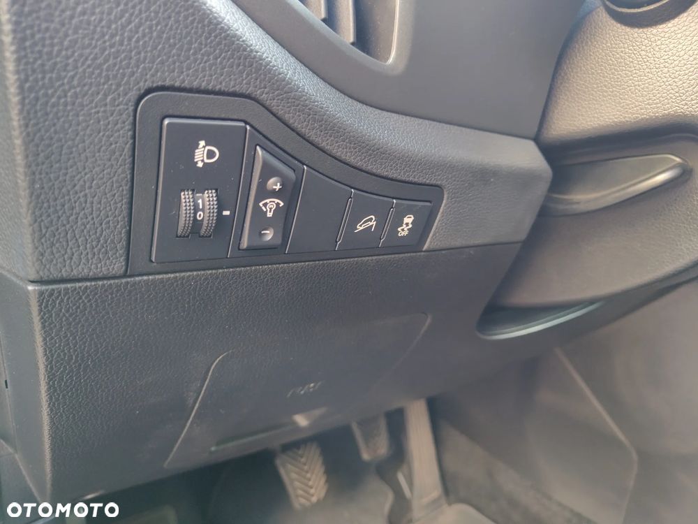 Kia Sportage 2.0 L 2WD - 33