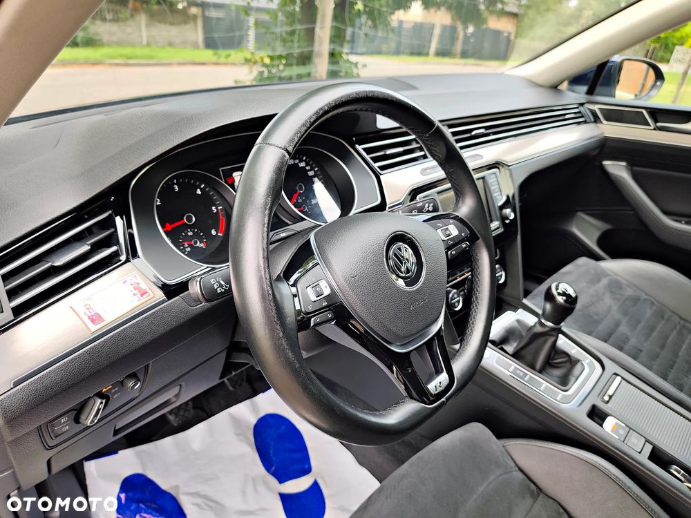 Volkswagen Passat - 26