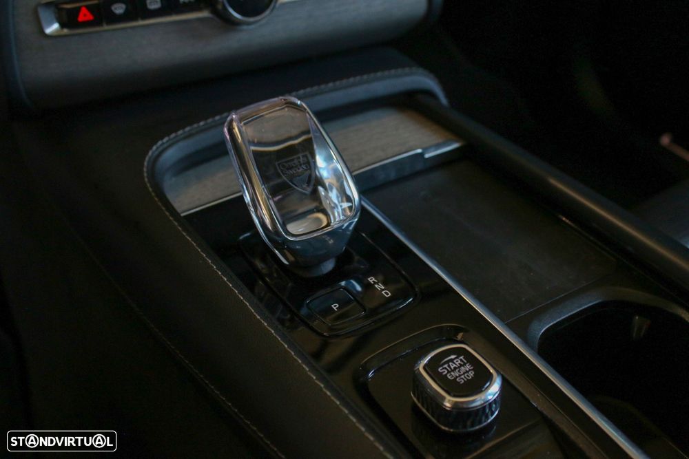 Volvo XC 90 2.0 T8 PHEV Core AWD - 39