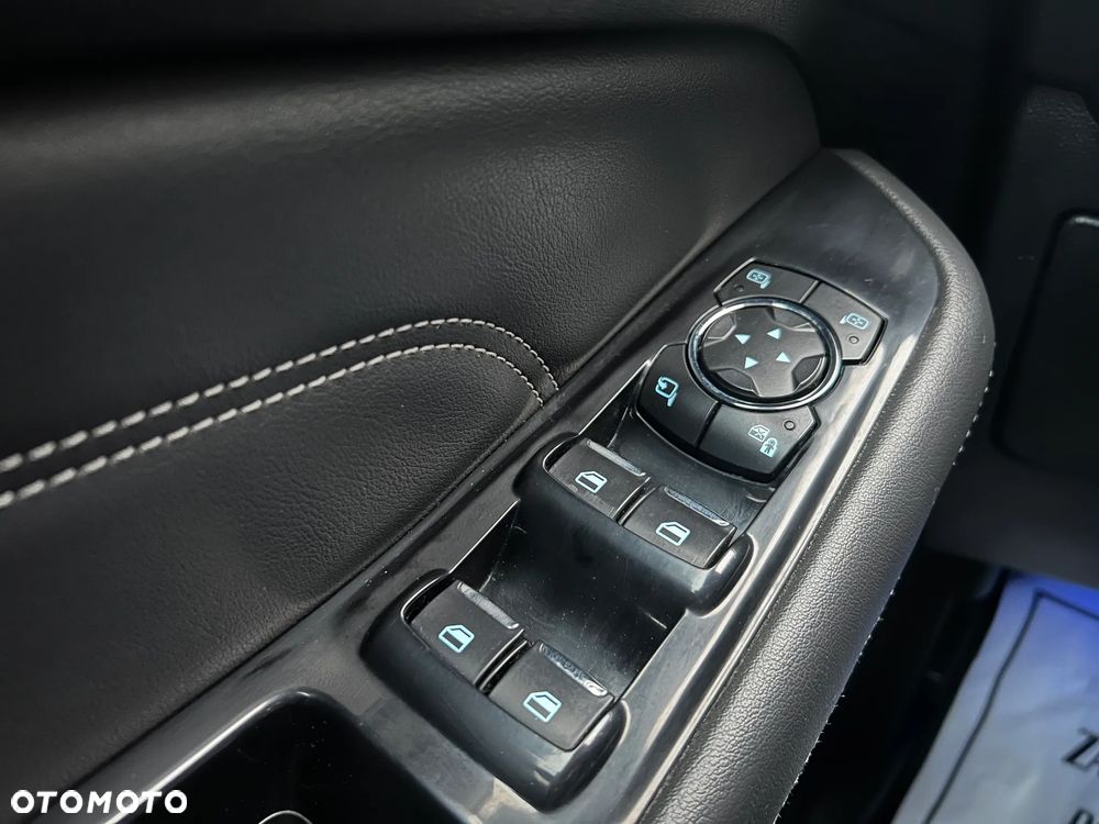 Ford S-Max ver-2-0-tdci-4wd-titanium-powershift - 37