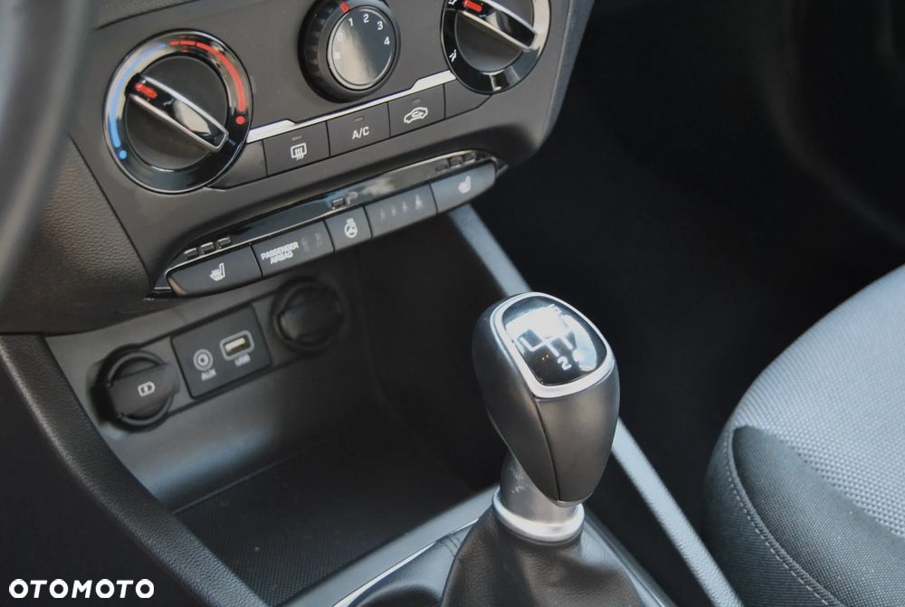 Hyundai i20 - 12