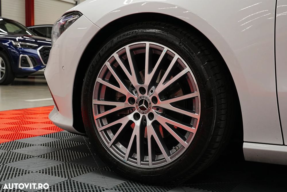 Mercedes-Benz CLA 180 7G-DCT Special Edition - 24