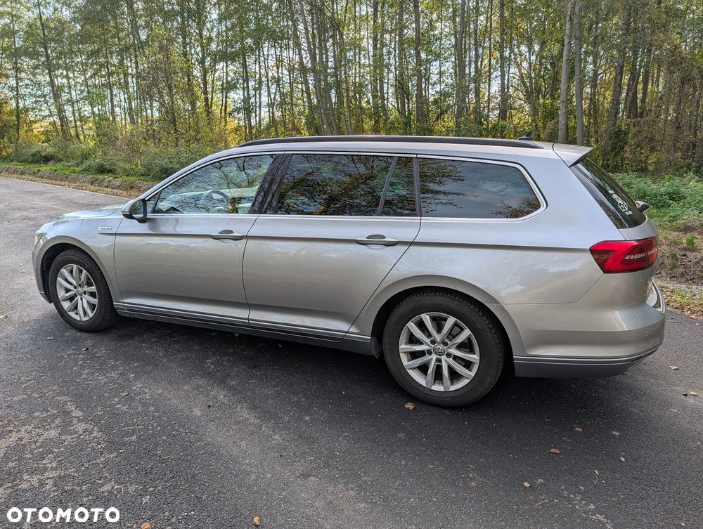 Volkswagen Passat Variant 1.6 TDI (BlueMotion Technology) DSG Comfortline - 9