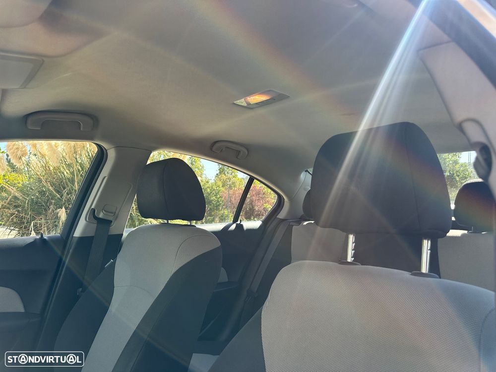 Chevrolet Cruze 2.0 VCDi LT - 24