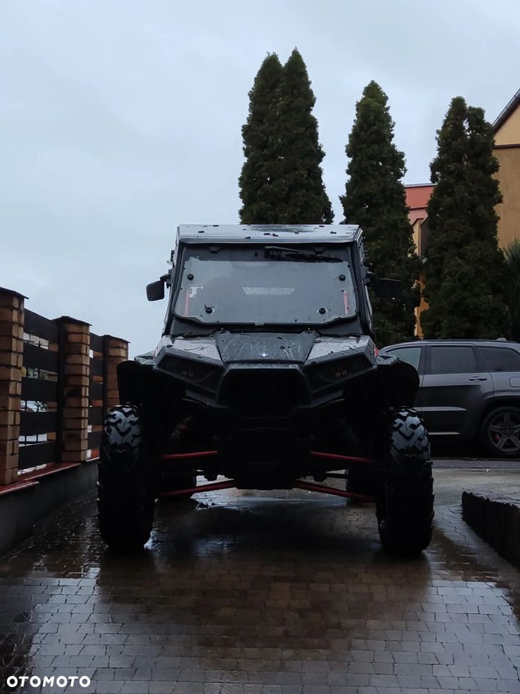 Polaris RZR - 6