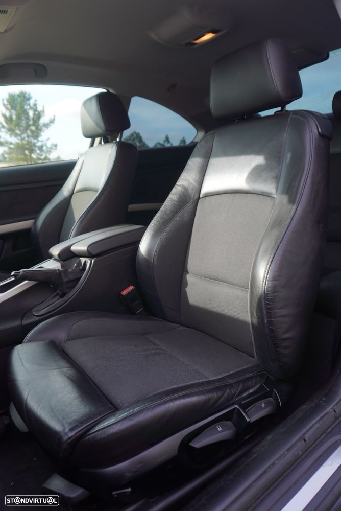 BMW 320 d Coupe - 12