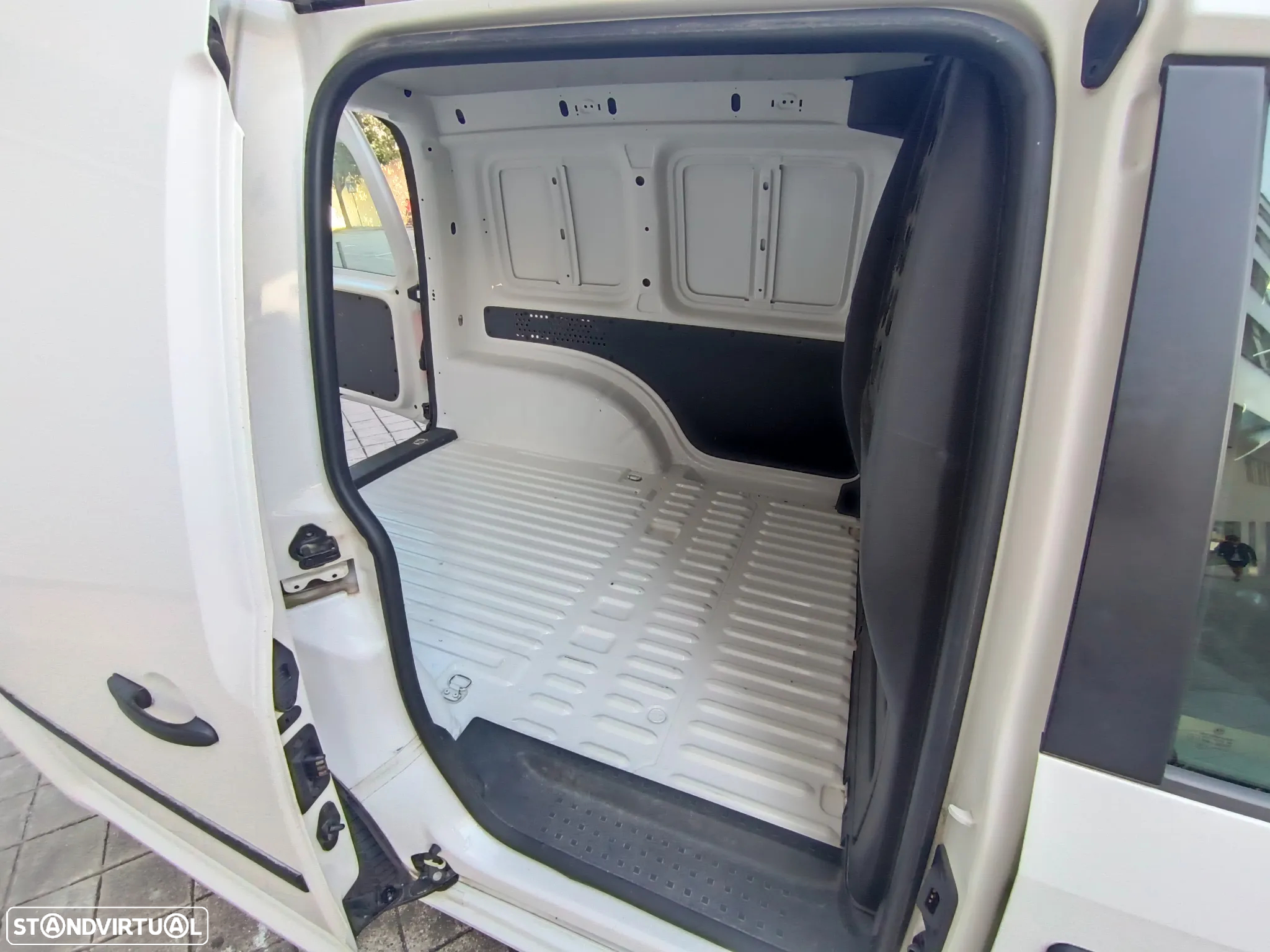 VW CADDY 2.0 TDI apenas 180 mil , nova - 13