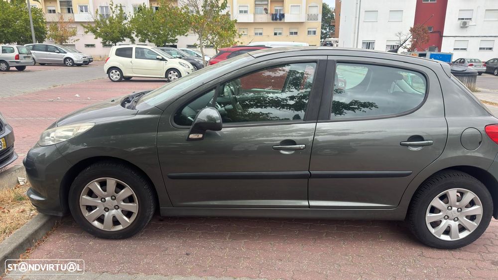 Peugeot 207 1.4 16V Trendy - 2