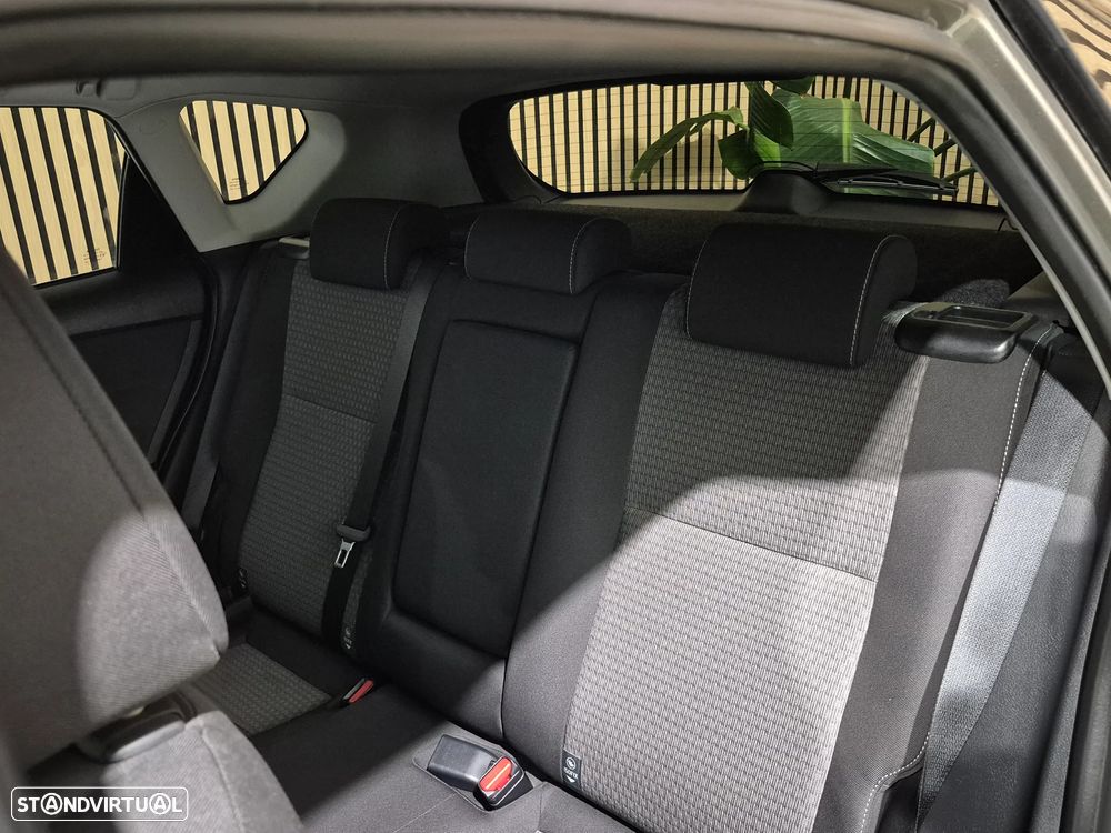 Toyota Auris 1.8 HSD Exclusive - 40