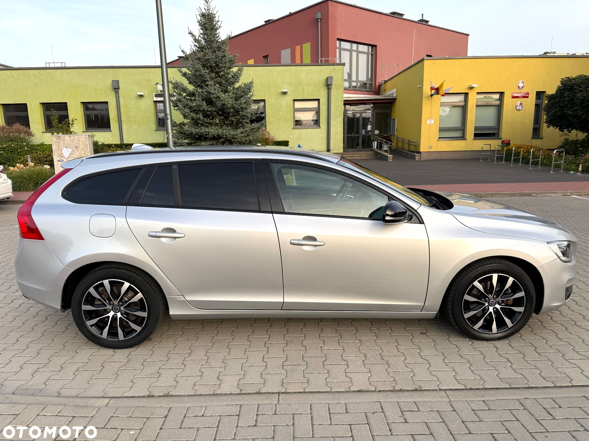 Volvo V60 D3 Geartronic Kinetic - 12