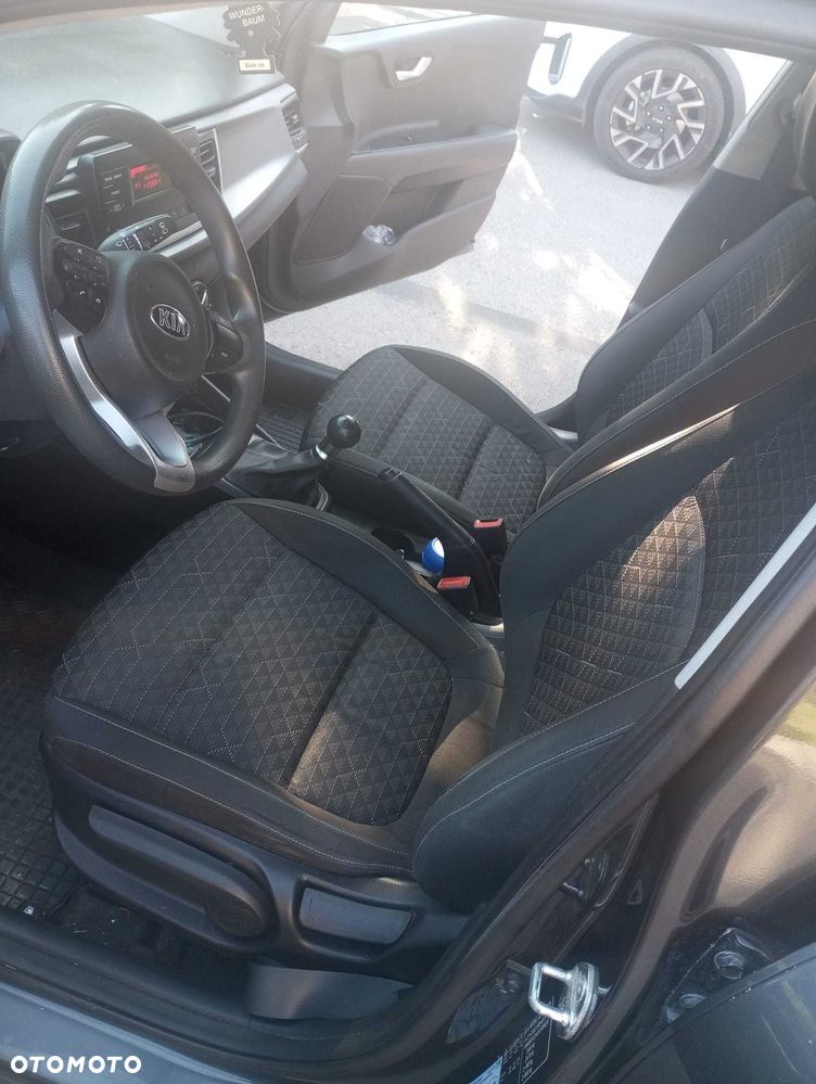 Kia Rio - 4