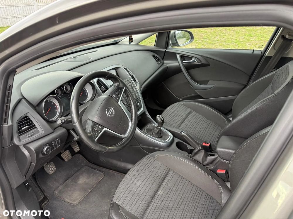 Opel Astra IV 1.4 T Active EU6 - 12