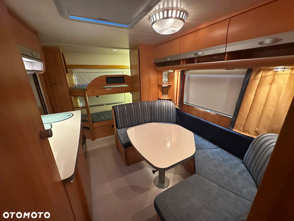 Wilk 550 S4 z przedsionkiem i napędem. ŁÓŻKA PIĘTROWE - 6 os. - 36