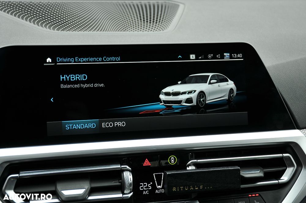 BMW Seria 3 330e Aut. M Sport - 29