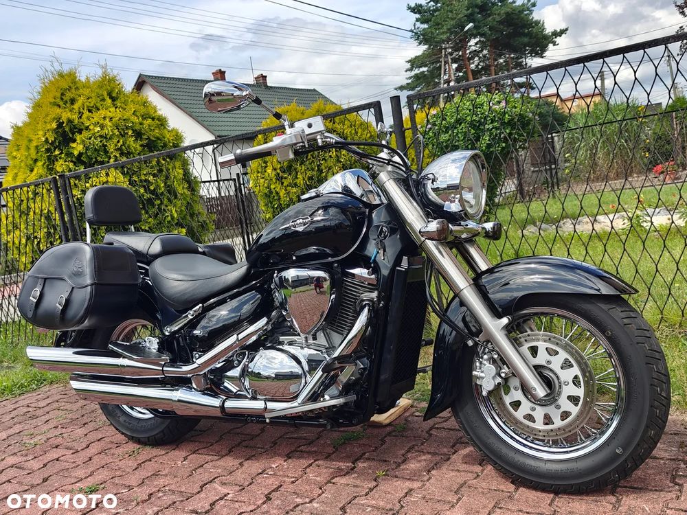 Suzuki Intruder - 1