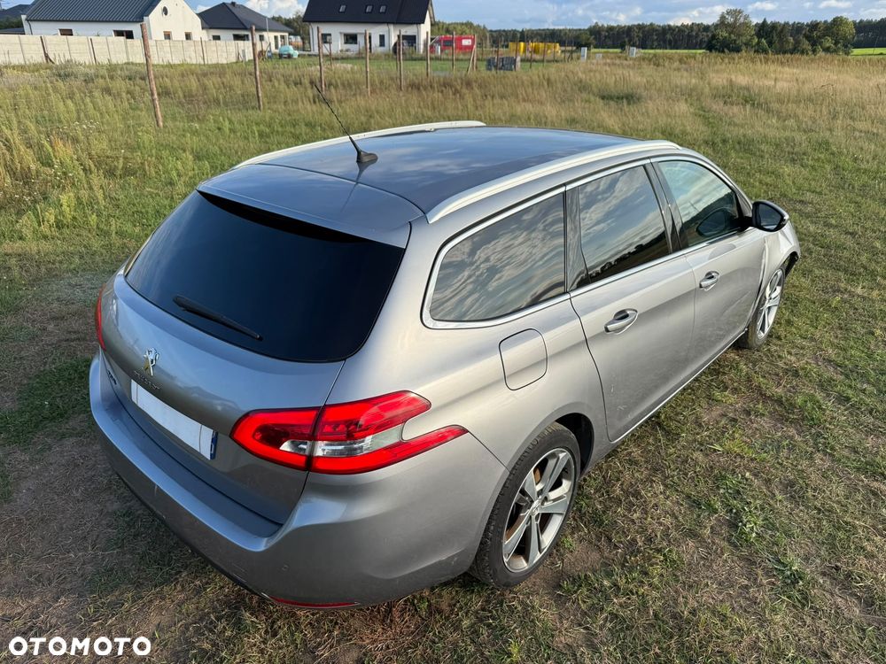 Peugeot 308 BlueHDi 130 EAT8 Black Edition - 28