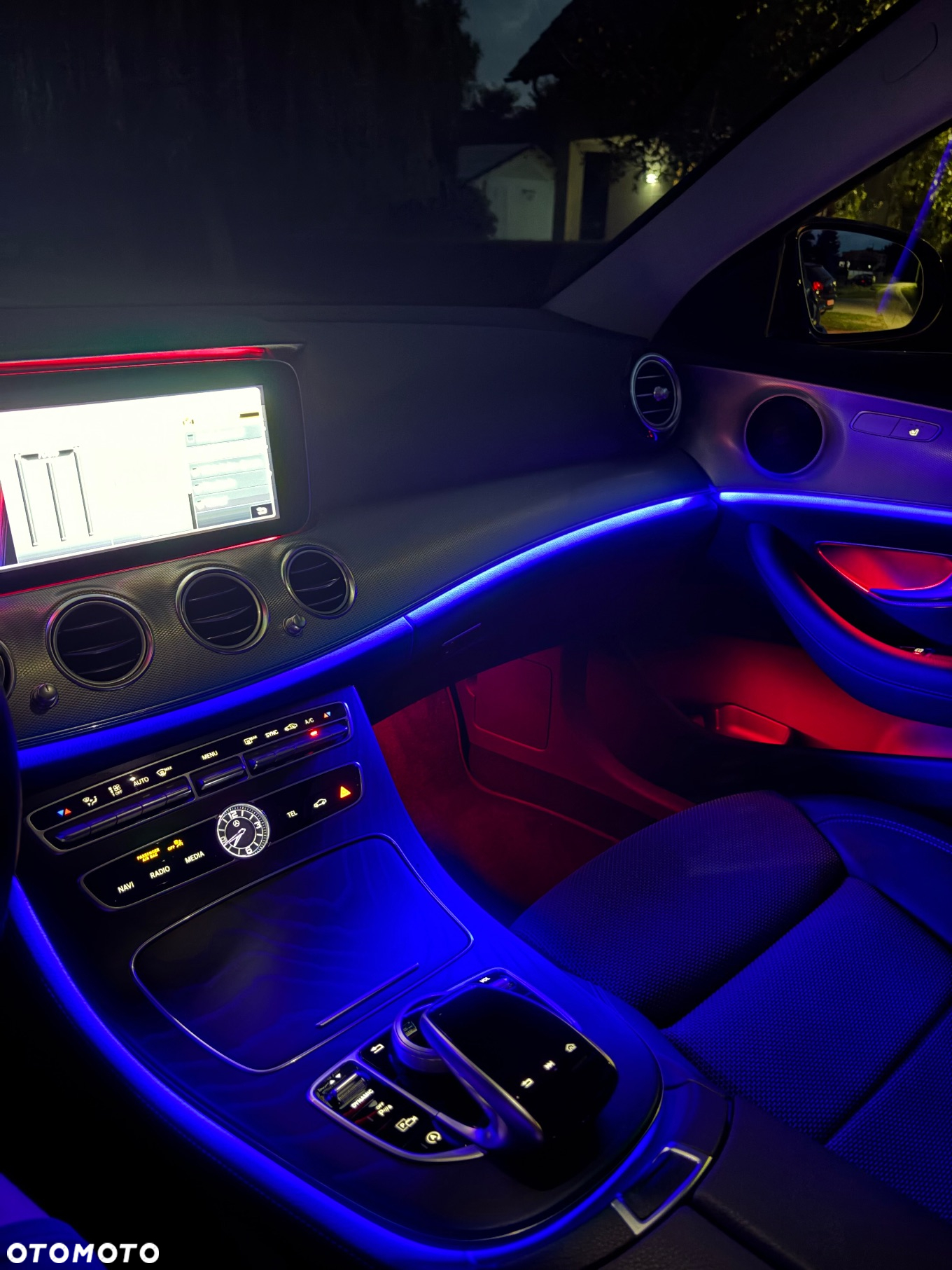Mercedes-Benz Klasa E 220 d T 9G-TRONIC Avantgarde - 35