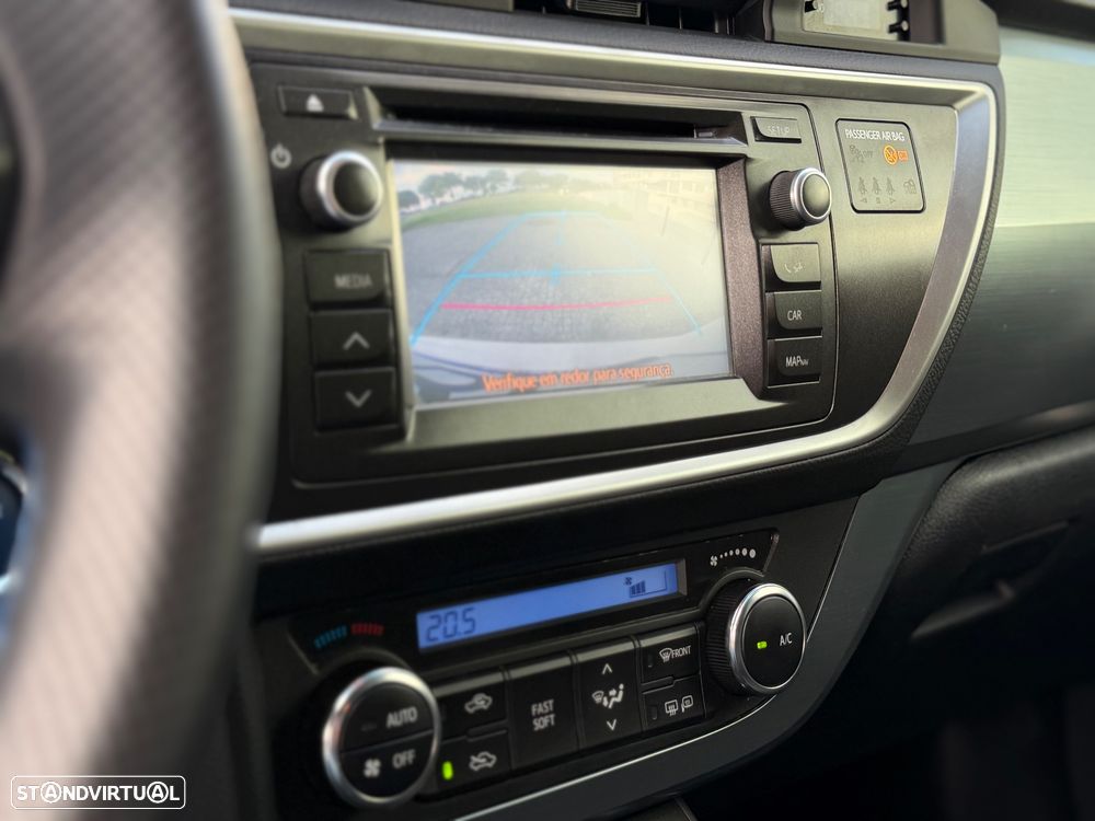 Toyota Auris Touring Sports 1.8 HSD Comfort+J17 - 15