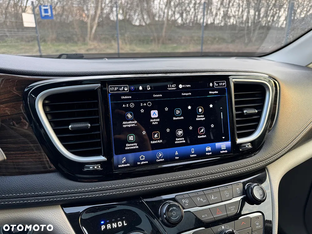 Chrysler Pacifica - 26
