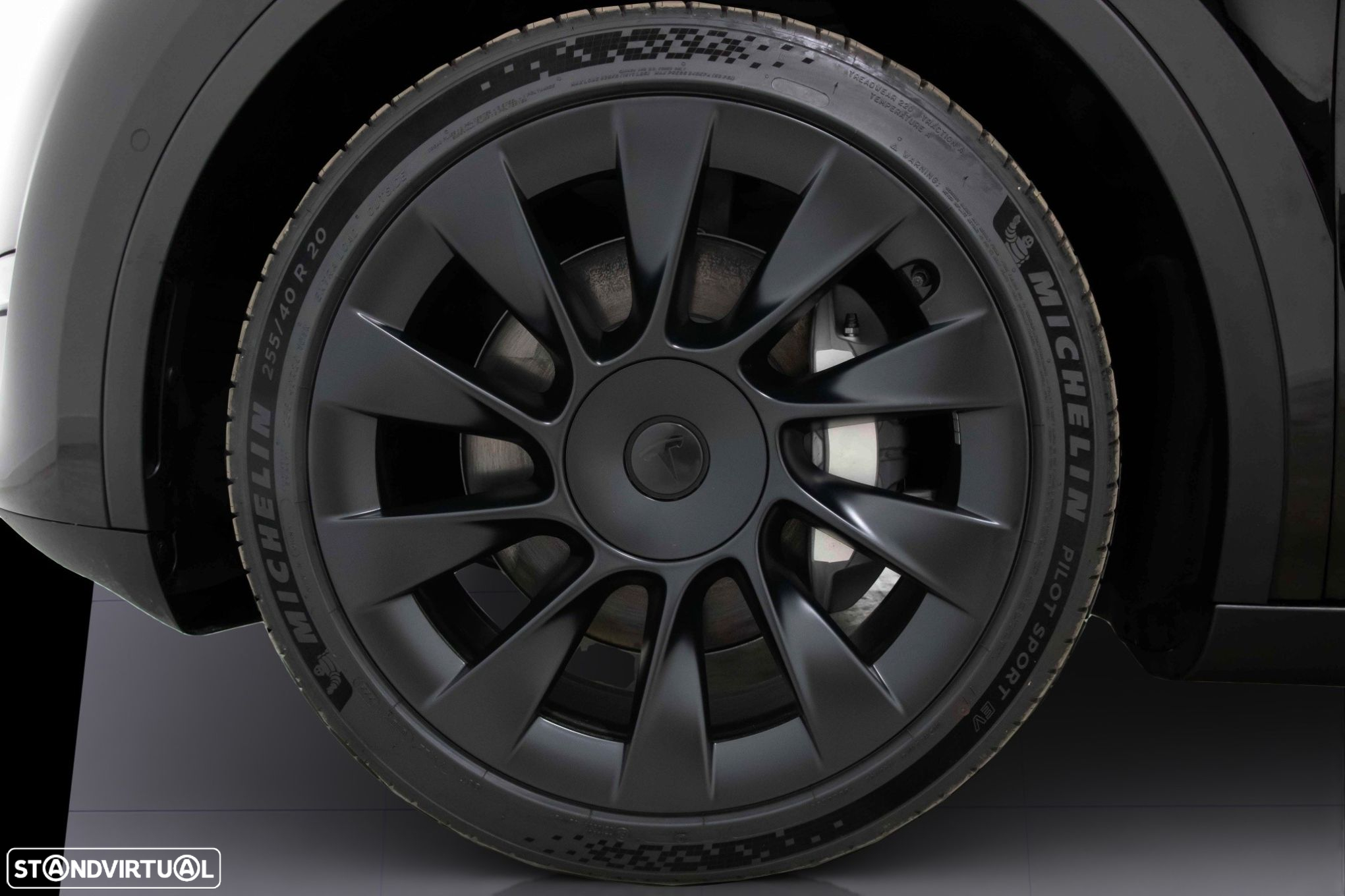 Tesla Model Y Long Range Dual Motor AWD - 10
