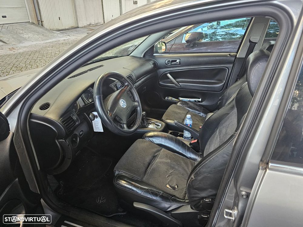 VW Passat Variant 1.9 TDi Highline Tip - 10