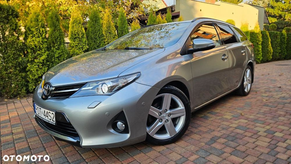 Toyota Auris 1.6 Valvematic Multidrive S Touring Sports Life - 1