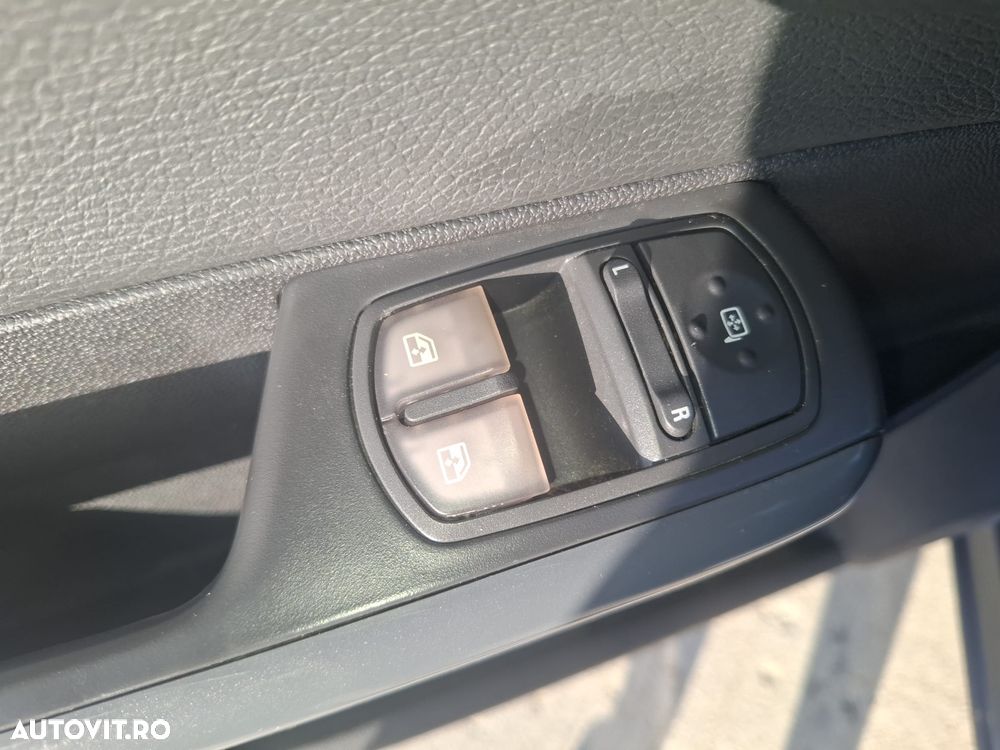 Opel Corsa 1.4 16V Innovation - 18