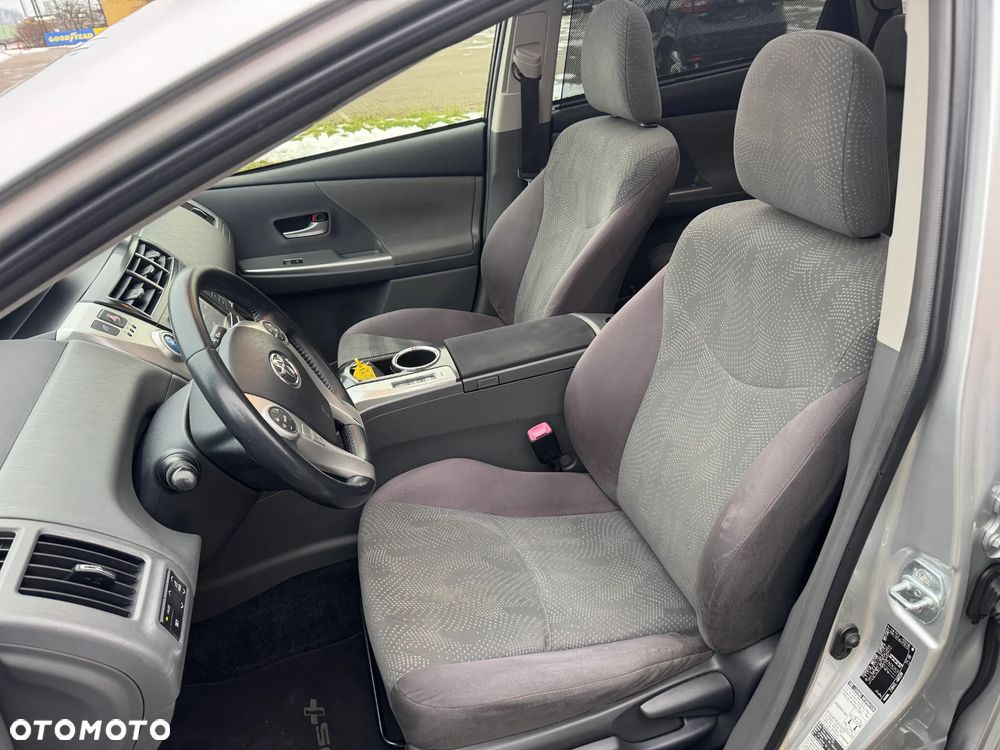 Toyota Prius+ (Hybrid) Comfort - 14