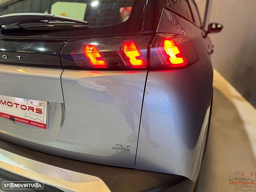 Peugeot 2008 1.2 PureTech Active - 12