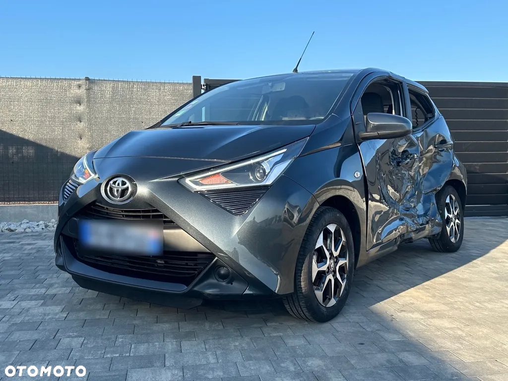 Toyota Aygo x-play connect - 4