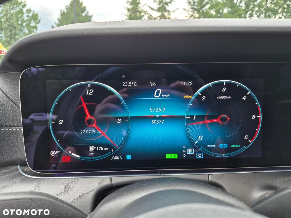 Mercedes-Benz CLS 300 d 4-Matic AMG - 22