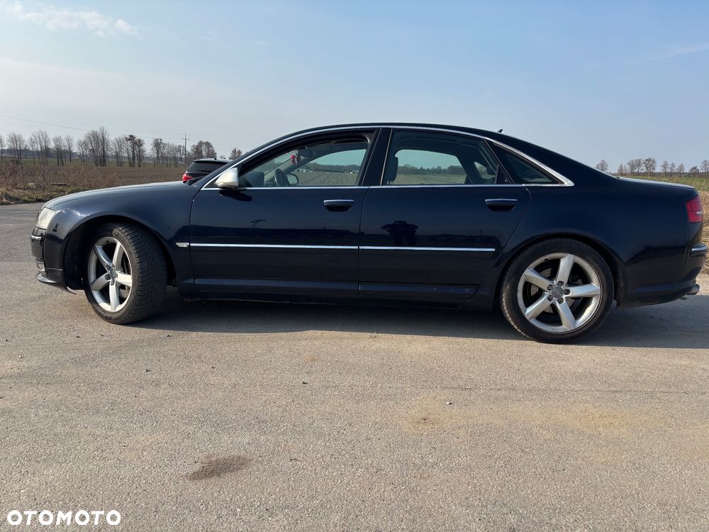 Audi A8 4.2 Quattro - 4