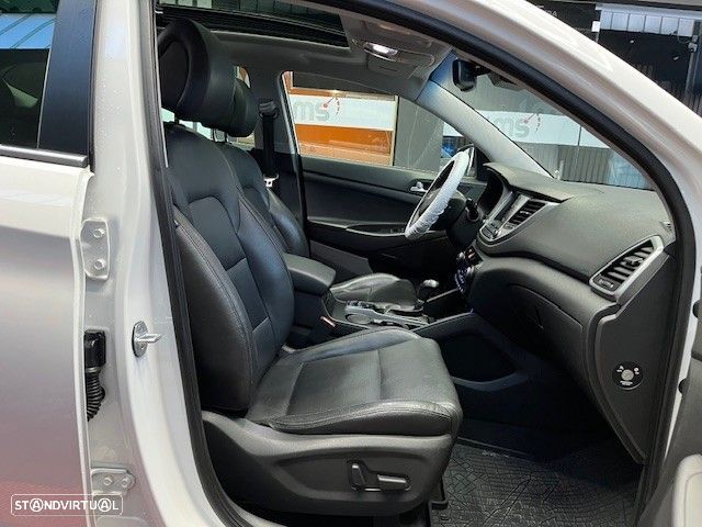 Hyundai Tucson 2.0 CRDi 4WD Auto Premium - 11