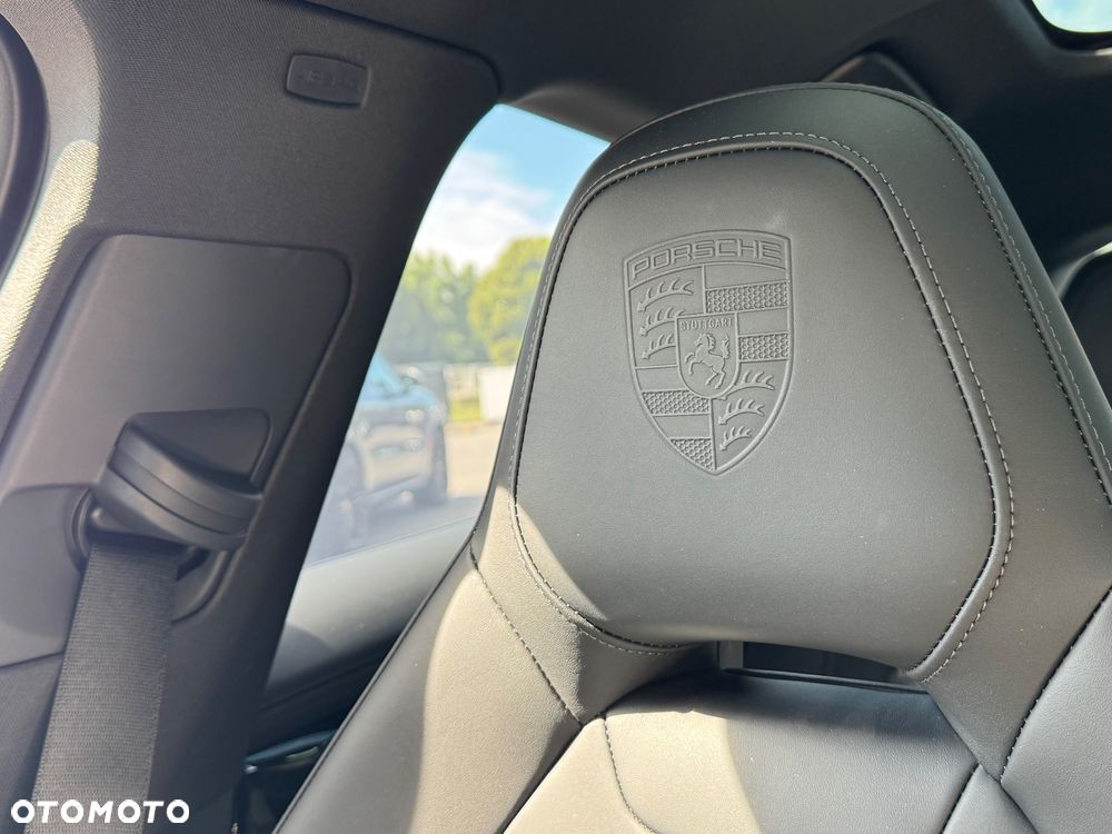 Porsche Panamera 4 E-Hybrid PHEV - 24