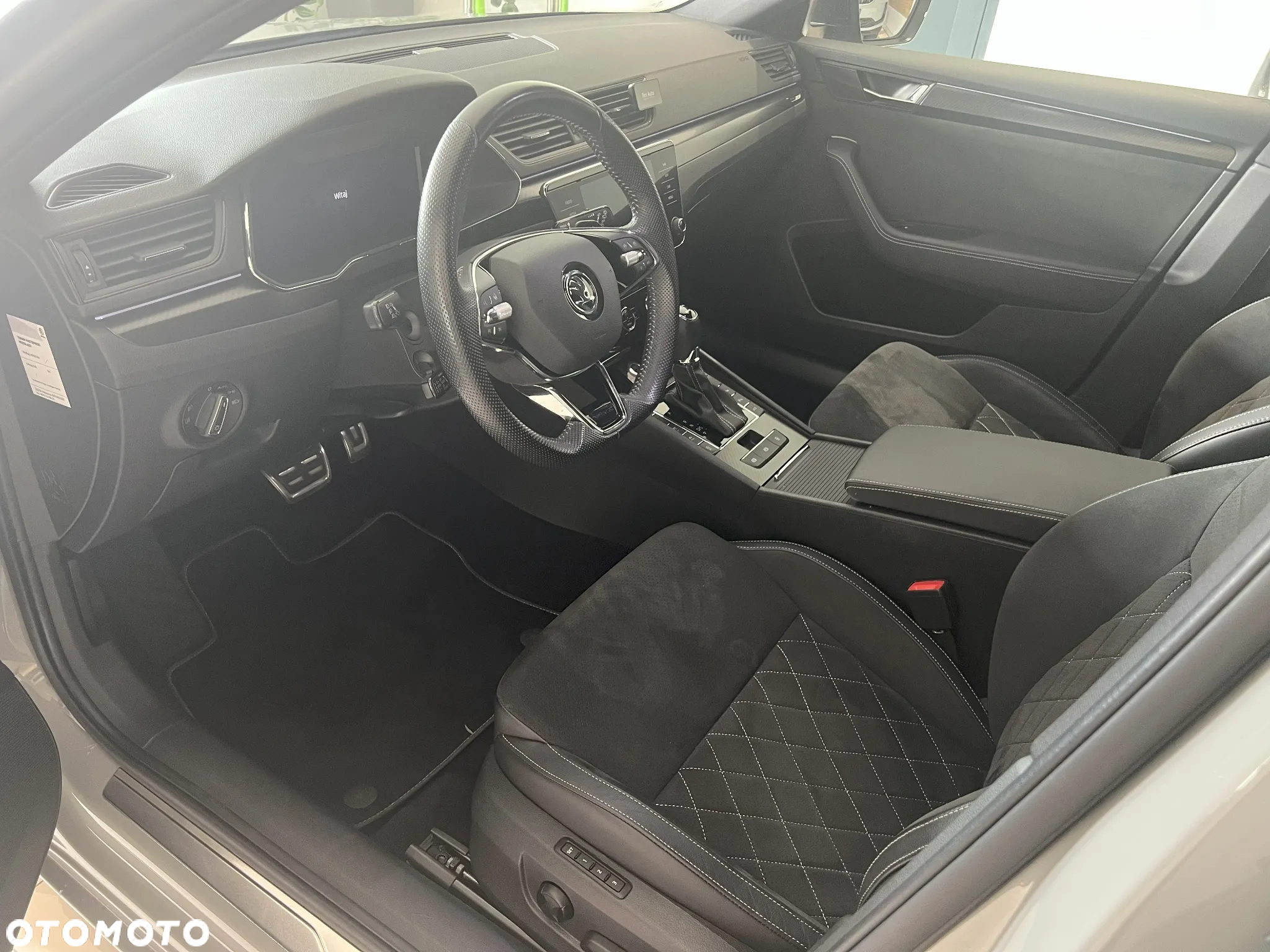 Skoda Superb 2.0 TDI SCR 4x4 Sportline DSG - 14