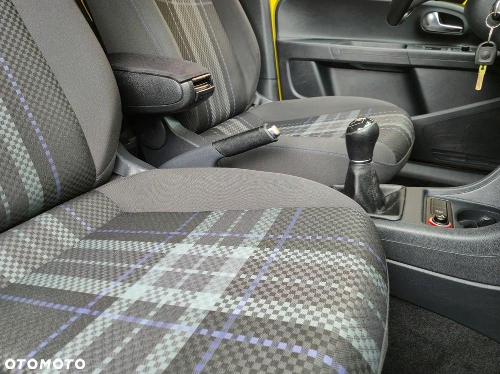 Volkswagen up! club - 27