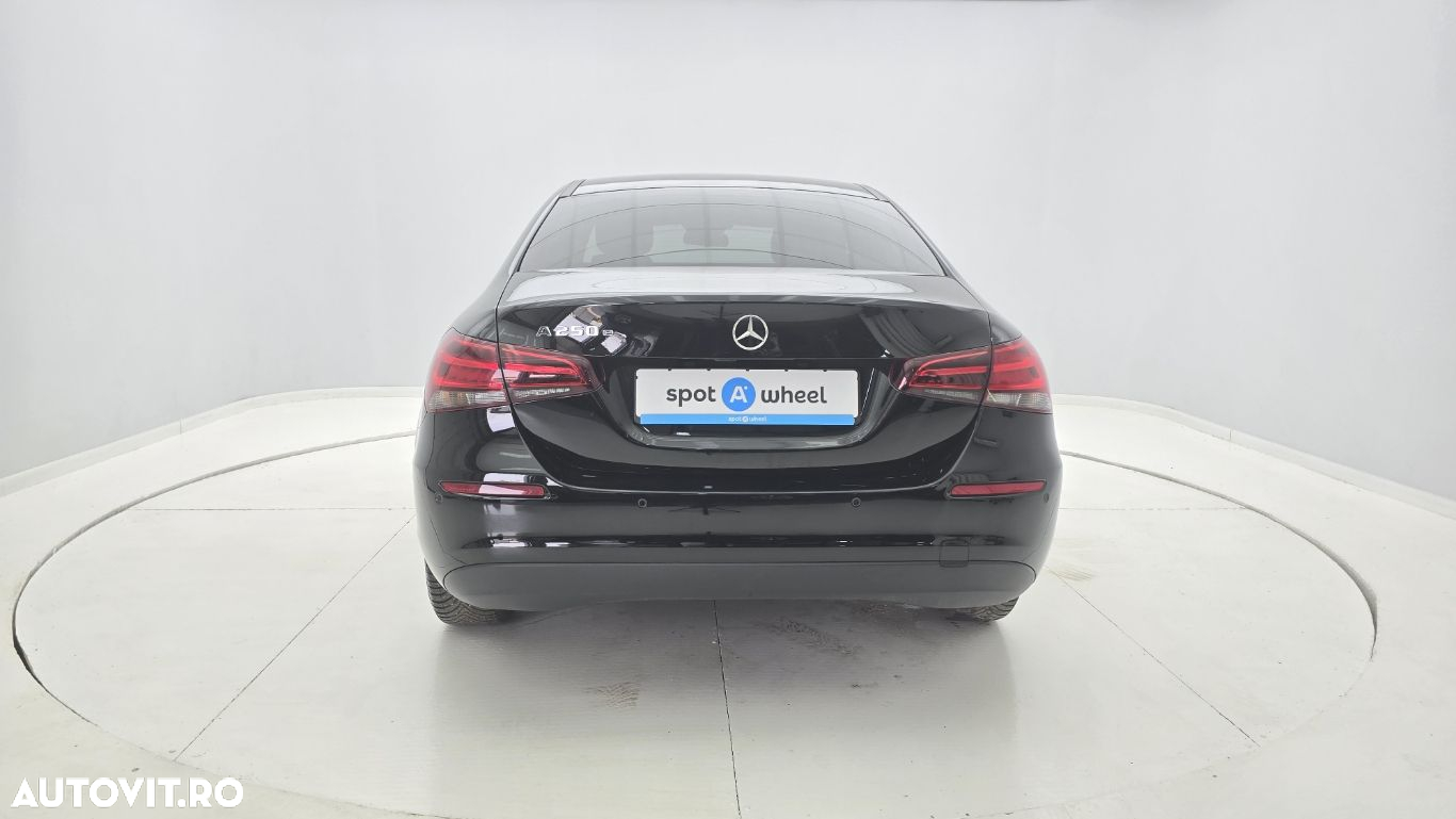 Mercedes-Benz A - 7